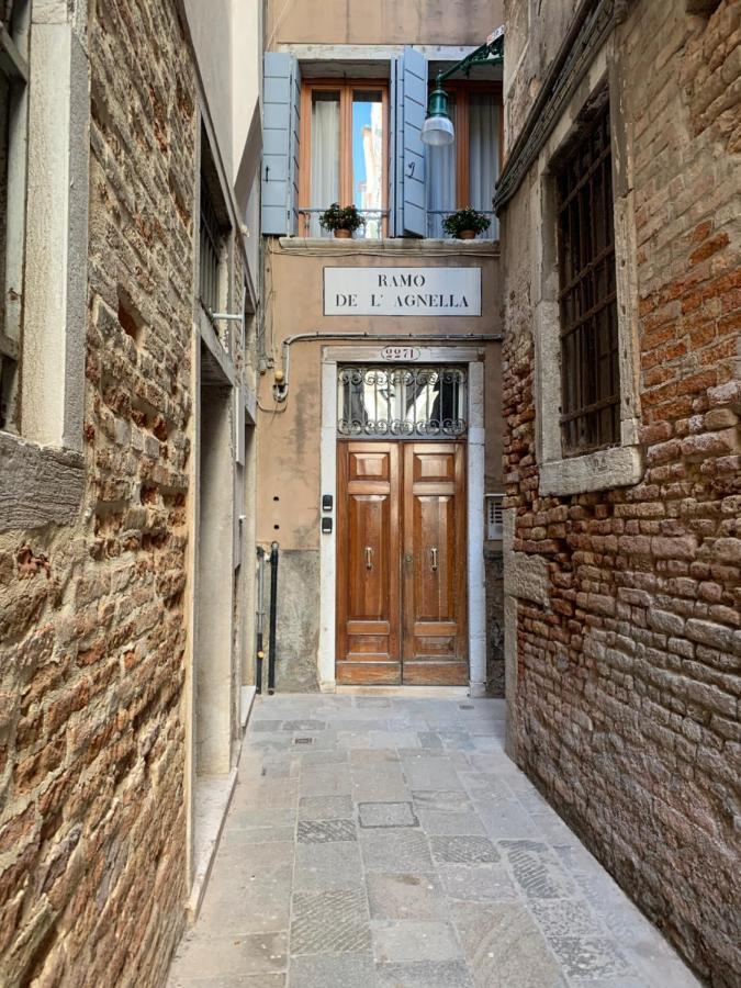 Regina - Romantic Studio Near Rialto Veneza Exterior foto